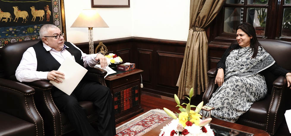 Minister of State for External Affairs, Smt. Meenakashi Lekhi meets High Commissioner of Cyprus, H.E. Agis Loizou