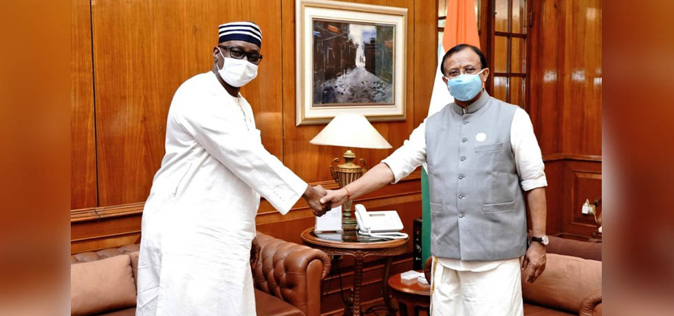 Minister of State for External Affairs, Shri V. Muraleedharan receives new Ambassador of Sierra Leone to India H.E. Rashid Sesay