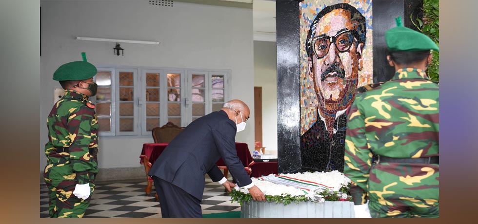 President Ram Nath Kovind pays homage to Sheikh Mujibur Rahman at Bangabandhu Memorial Museum, Dhaka