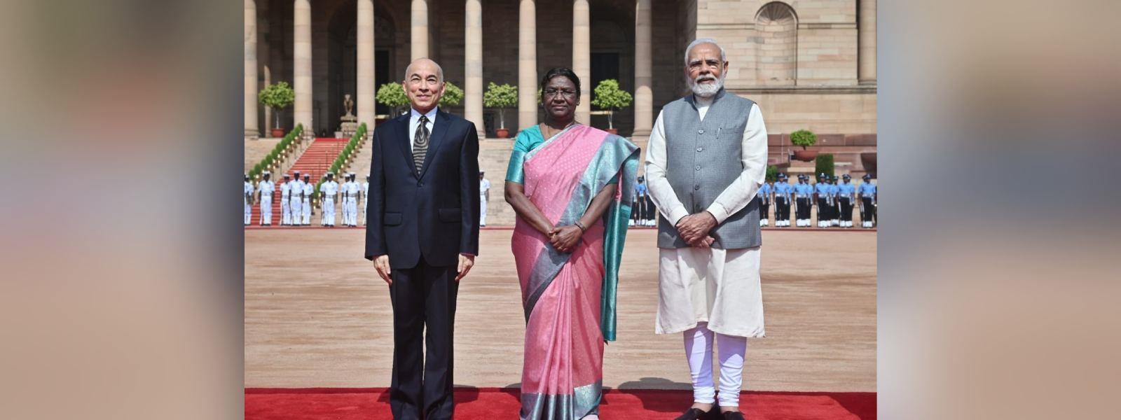 President Smt. Droupadi Murmu and Prime Minister Shri Narendra Modi greeted H.M. King Norodom Sihamoni of Cambodia at a ceremonial welcome at the forecourt of Rashtrapati Bhavan in New Delhi