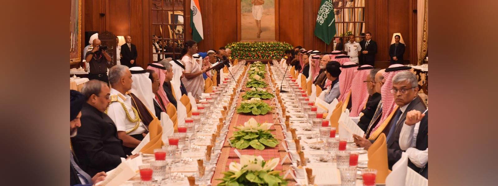 President Smt. Droupadi Murmu hosted a banquet in the honour of HRH Mohammed bin Salman bin Abdulaziz Al Saud, Crown Prince and Prime Minister of the Kingdom of Saudi Arabia at Rashtrapati Bhavan