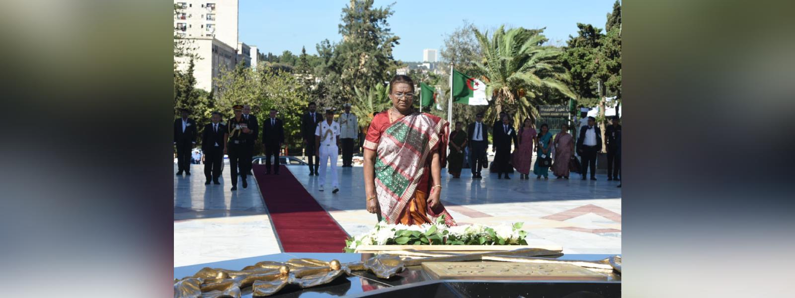 President Smt. Droupadi Murmu laid a wreath and paid homage to the martyrs at Maqam Echahid (Martyrs Memorial) in Algiers