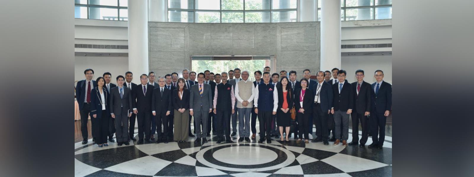 External Affairs Minister, Dr. S. Jaishankar interacted with senior Singaporean officials visiting India for an Executive Leadership Programme in New Delhi