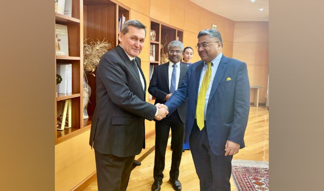 सचिव (पश्चिम) श्री सिबी जॉर्ज ने अश्गाबात में तुर्कमेनिस्तान के विदेश मंत्री महामहिम श्री राशिद मेरेदोव से भेंट की