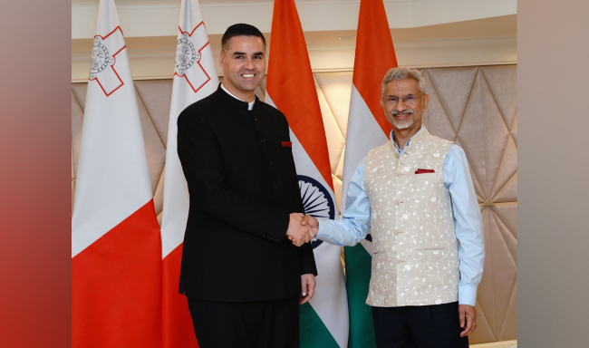 विदेश मंत्री डॉ. एस. जयशंकर ने नई दिल्ली में रायसीना डायलॉग 2026 में माल्टा के उप-प्रधानमंत्री और विदेश मंत्री महामहिम श्री इयान बोर्ग से मुलाकात की