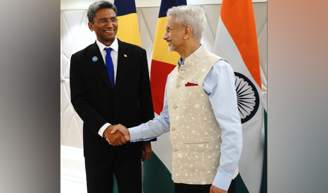 विदेश मंत्री डॉ. एस. जयशंकर ने नई दिल्ली में रायसीना डायलॉग 2026 में सेशेल्स के विदेश मामलों के राज्य सचिव महामहिम श्री बैरी फॉरे से मुलाकात की