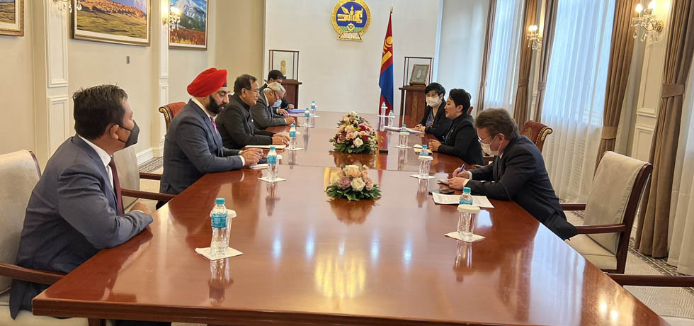 Minister of State for External Affairs, Dr. Rajkumar Ranjan Singh calls on H. E. Battsetseg Batmunkh, Minister for Foreign Affairs of Mongolia