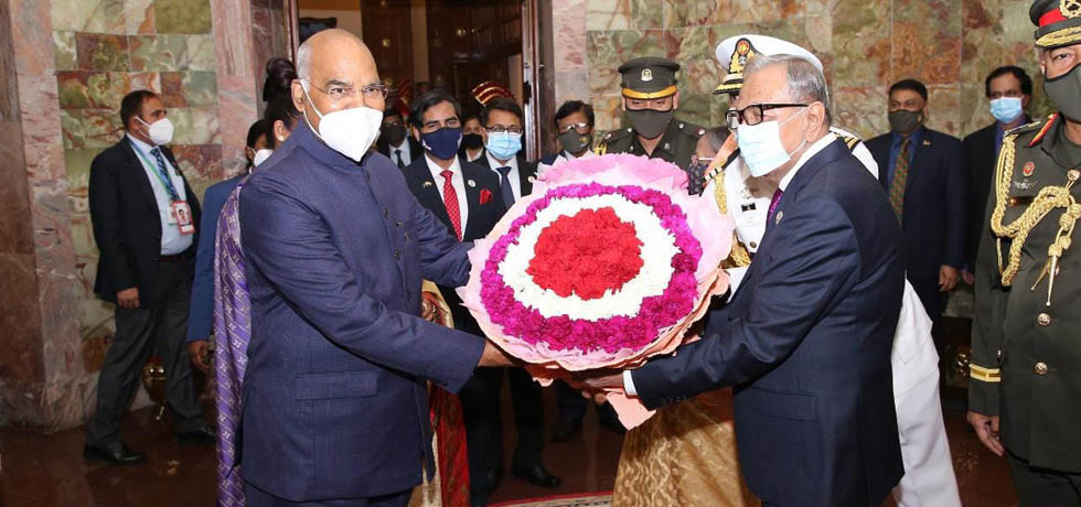 President Shri Ram Nath Kovind welcomed by Bangladesh President HE Md. Abdul Hamid for their bilateral meeting at Bangabhaban