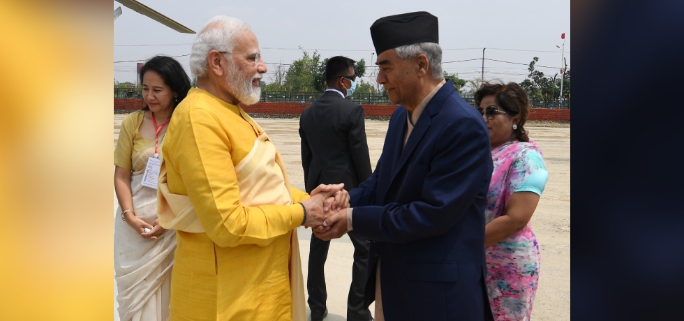 Prime Minister Shri Narendra Modi received by Prime Minister of Nepal, Rt. Hon’ble Sher Bahadur Deuba and several Nepalese Ministers on his arrival in Lumbini