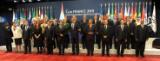 प्रधान मंत्री जी केन्‍स में आयोजित जी-20 शिखर सम्‍मेलन में नेताओं के साथ (03 नवंबर, 2011)
