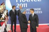 प्रधान मंत्री जी केन्‍स में आयोजित जी-20 शिखर सम्‍मेलन में फ्रांस के राष्‍ट्रपति श्री निकोलस सरकोजी के साथ (03 नवंबर, 2011)